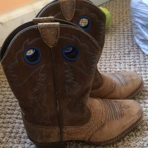 Ariat cowgirl boots